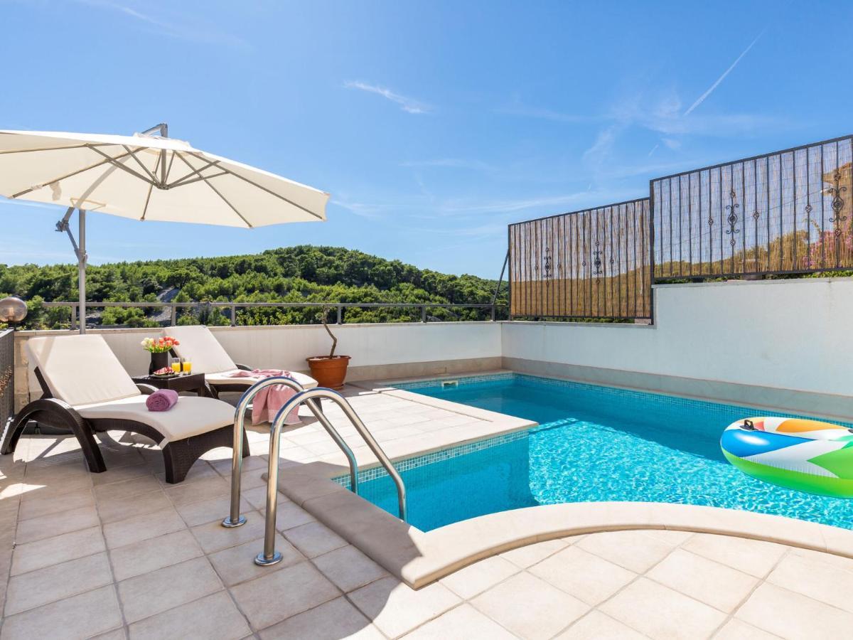 Luxurious Villa In Selca With Pool Kültér fotó
