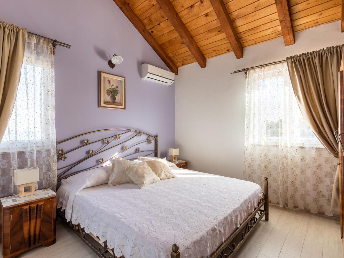 Luxurious Villa In Selca With Pool Kültér fotó