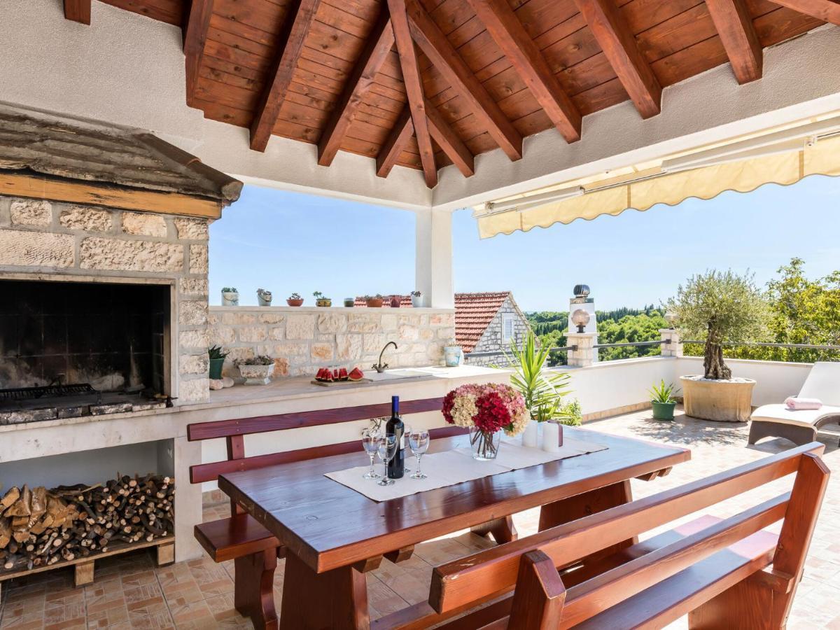 Luxurious Villa In Selca With Pool Kültér fotó