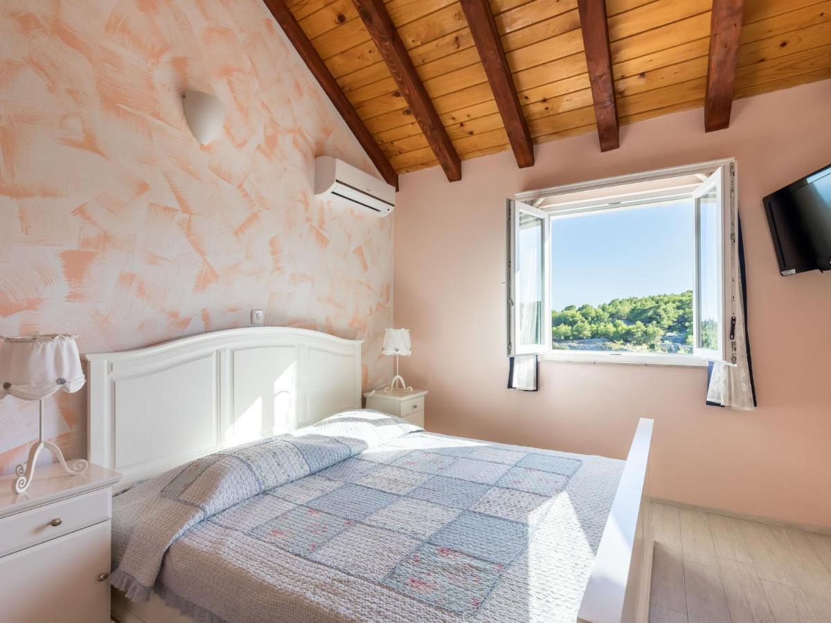 Luxurious Villa In Selca With Pool Kültér fotó
